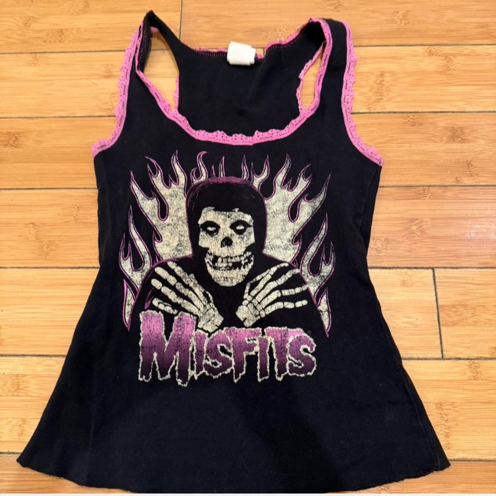 RARE Cinderblock Sz XL (fits more like a medium or large) Misfits tank.